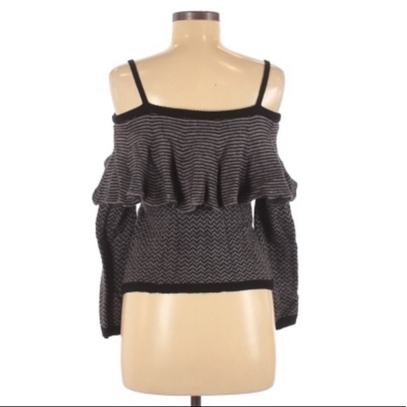 NWT BB Dakota Debeney Cold Shoulder Sweater - Picture 5 of 5